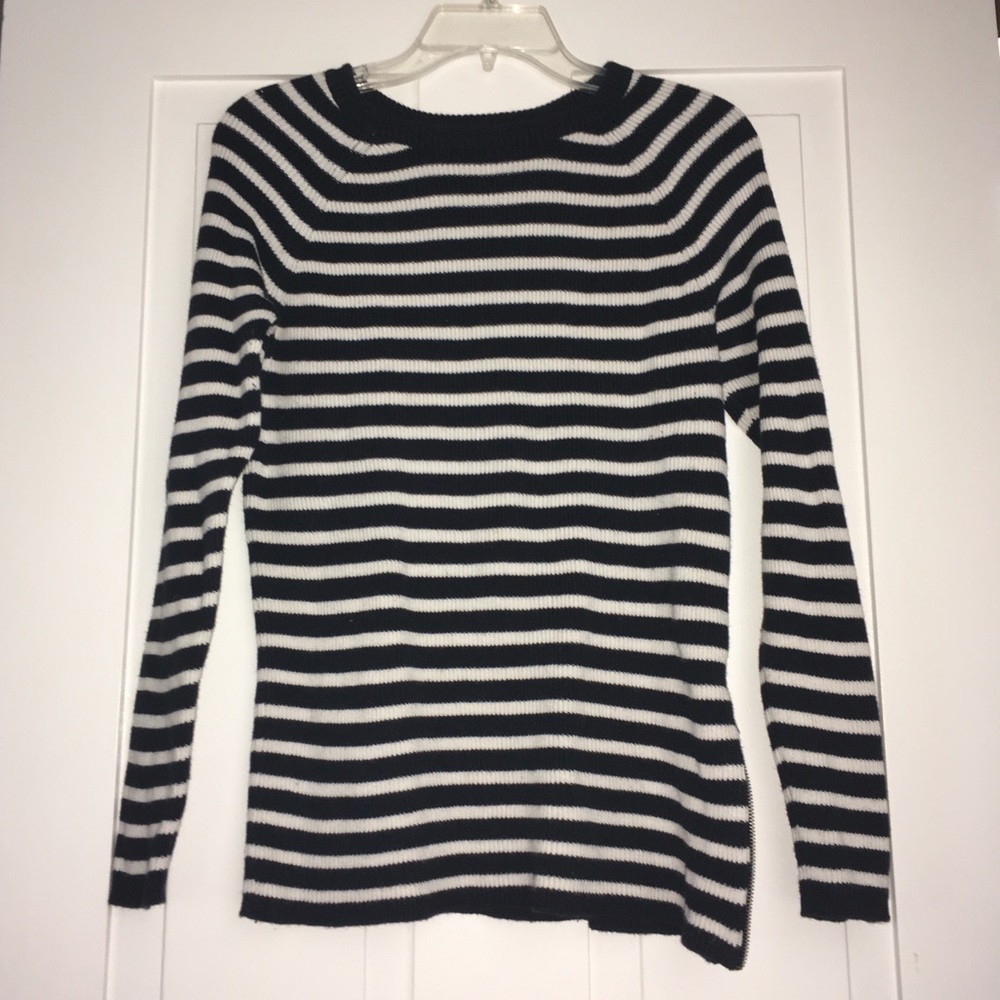 ⬇️ BUY ONE GET ONE LISTING FREE Striped Sweater!!